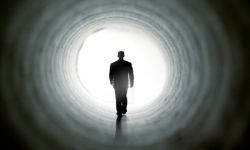 "تأجيل الموت".. عالم يربك الأوساط العلمية بتنبؤ مذهل